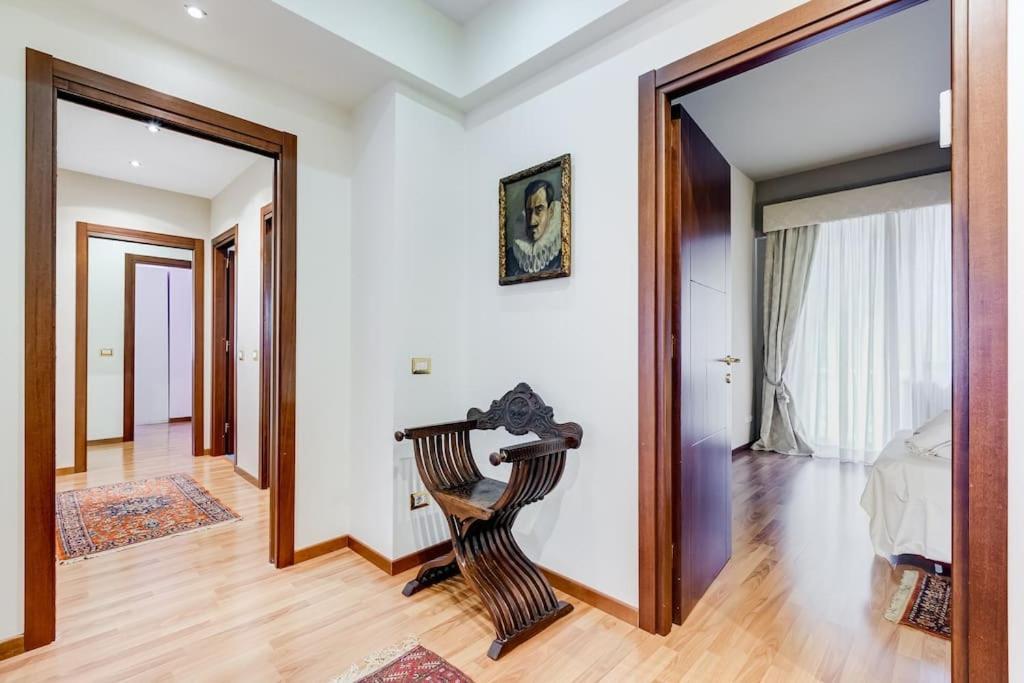 Exclusive Apartment In Eur Lake Roma Exterior foto